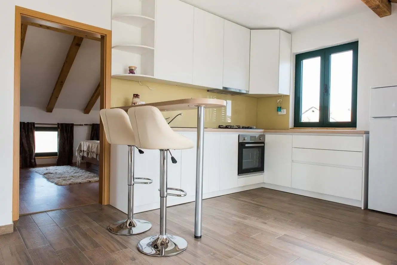 Karlo 4+1 08 - Kornatica