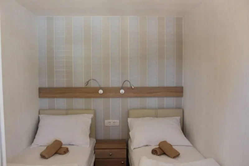 Jersane resort 07 - Kornatica