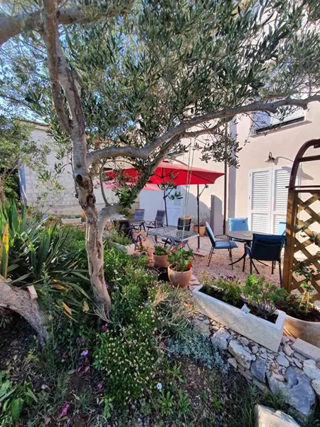 Viktor B 2+2 09 - Kornatica