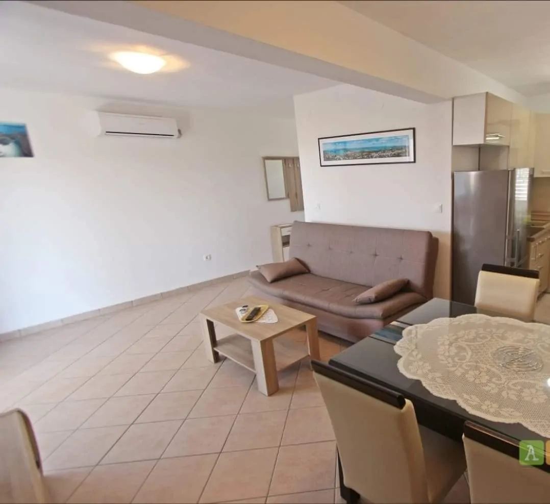 Ane P 4+1 04 - Kornatica