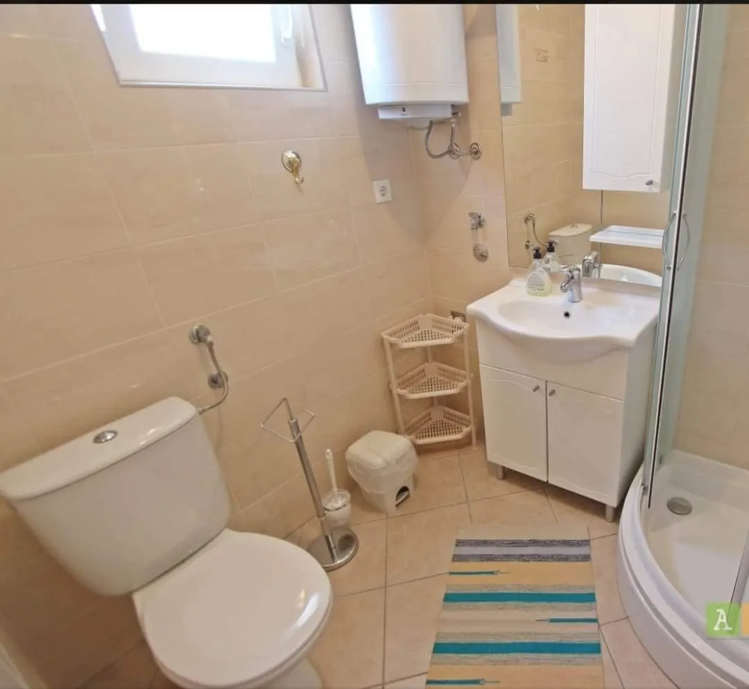 Ane P 4+1 08 - Kornatica