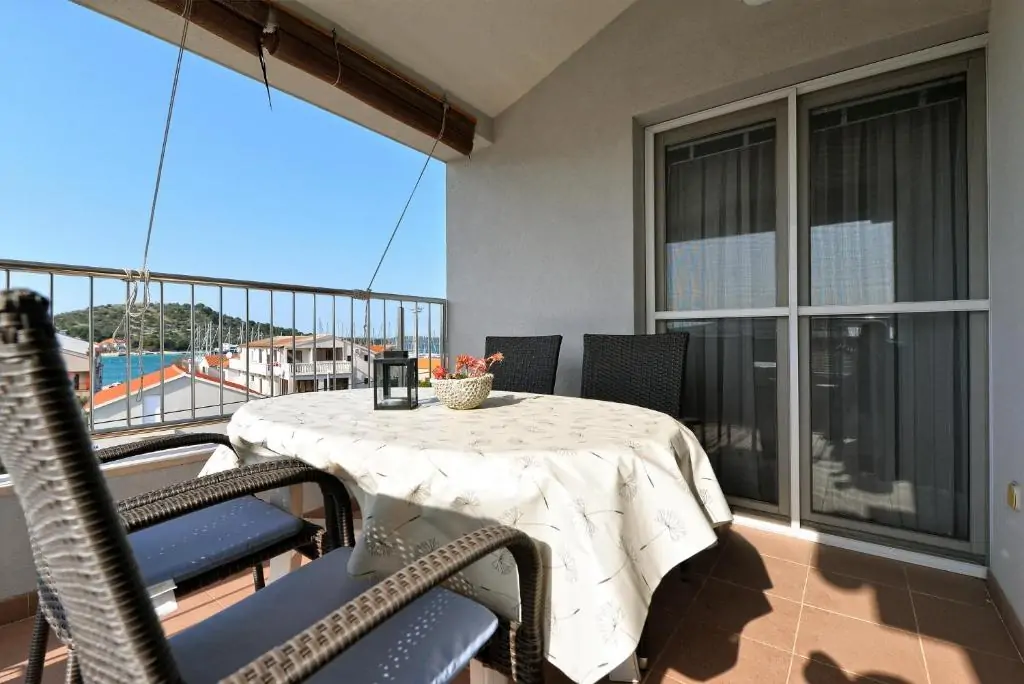 Anita A1 2+2 09 - Kornatica