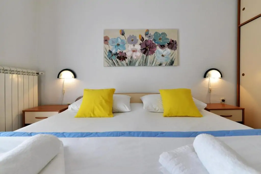 Anita A1 2+2 - Kornatica