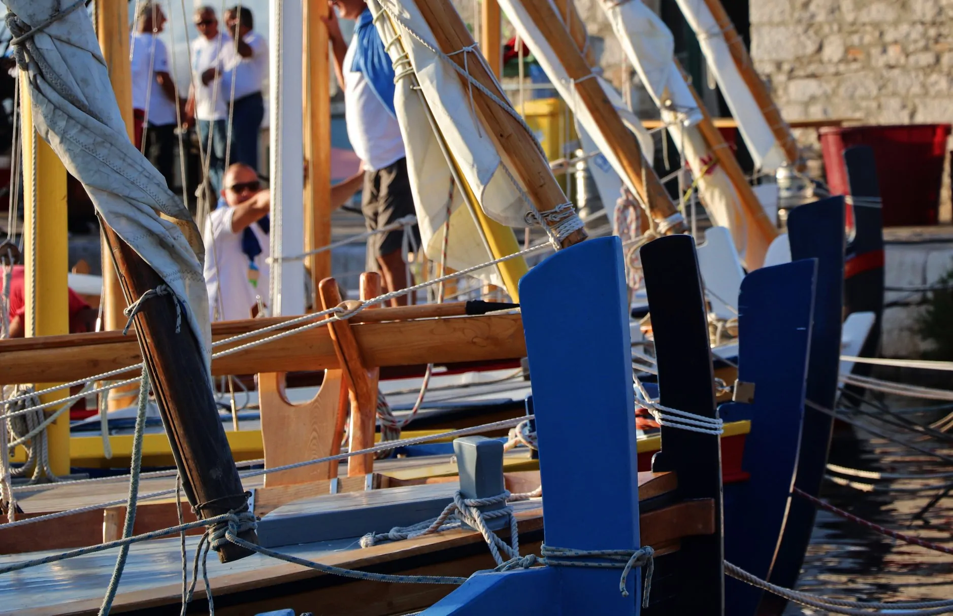 Latin idro ... who has love, so has will! 02 - Kornatica