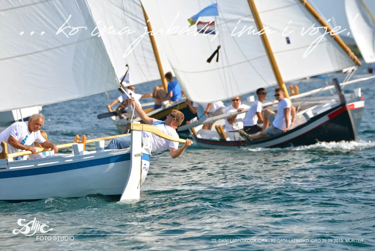 Latin idro ... who has love, so has will! 04 - Kornatica