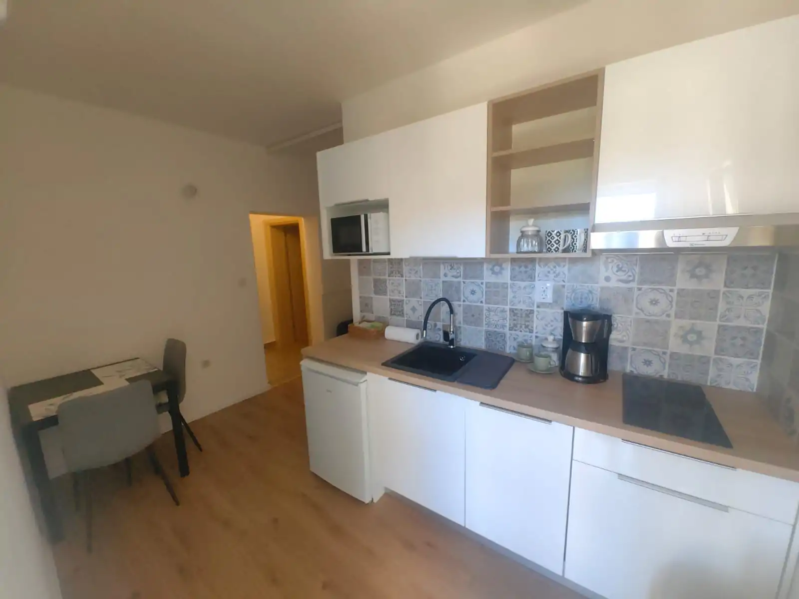 Pozari 2+1 GRETE 07 - Kornatica