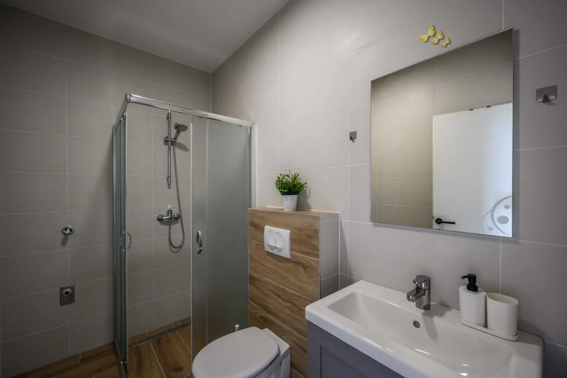 Lajci A2 4+0  -10% (03.07.-14.07.) 09 - Kornatica