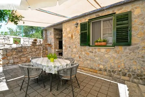 Sanja 2+1 02 - Kornatica