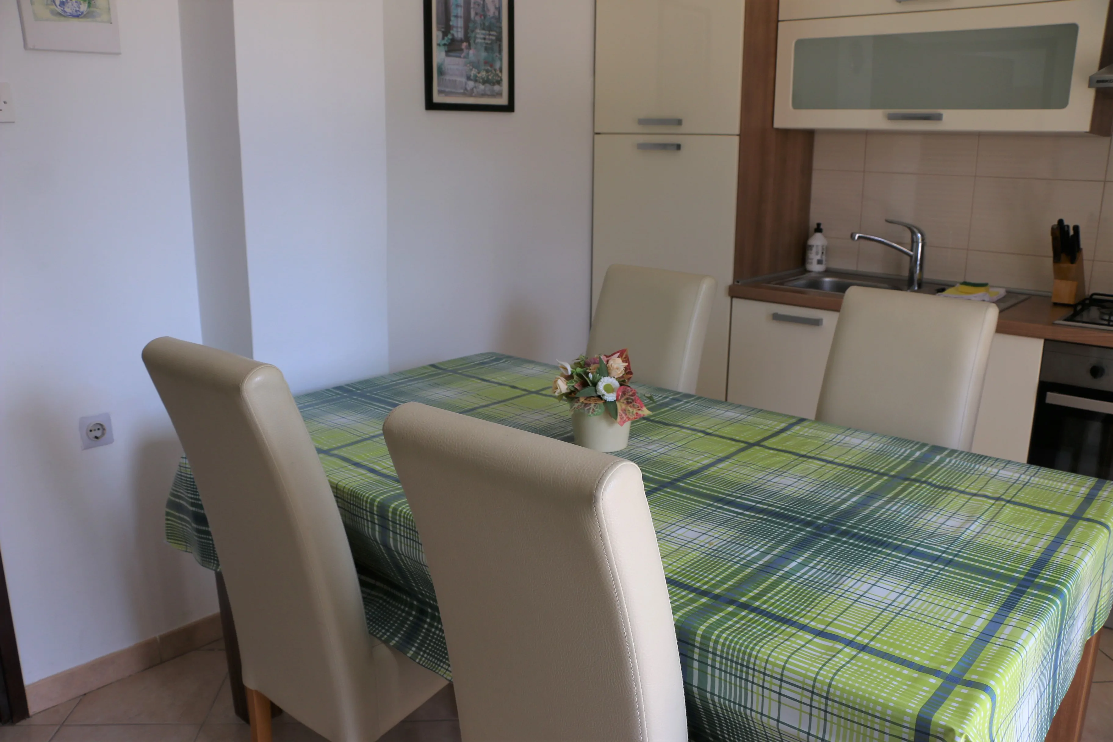 Pool 2 4+2 02 - Kornatica