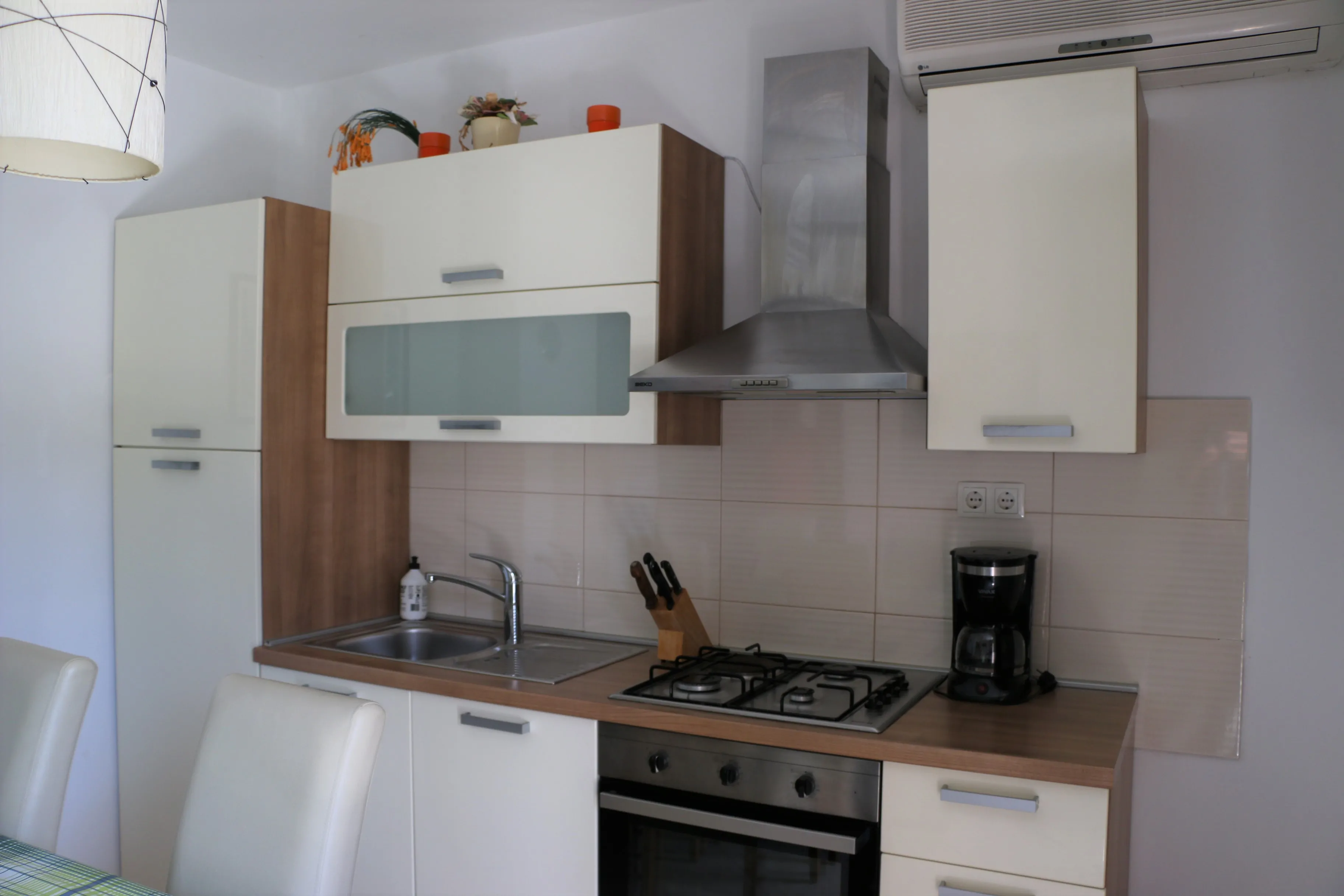 Pool 2 4+2 04 - Kornatica