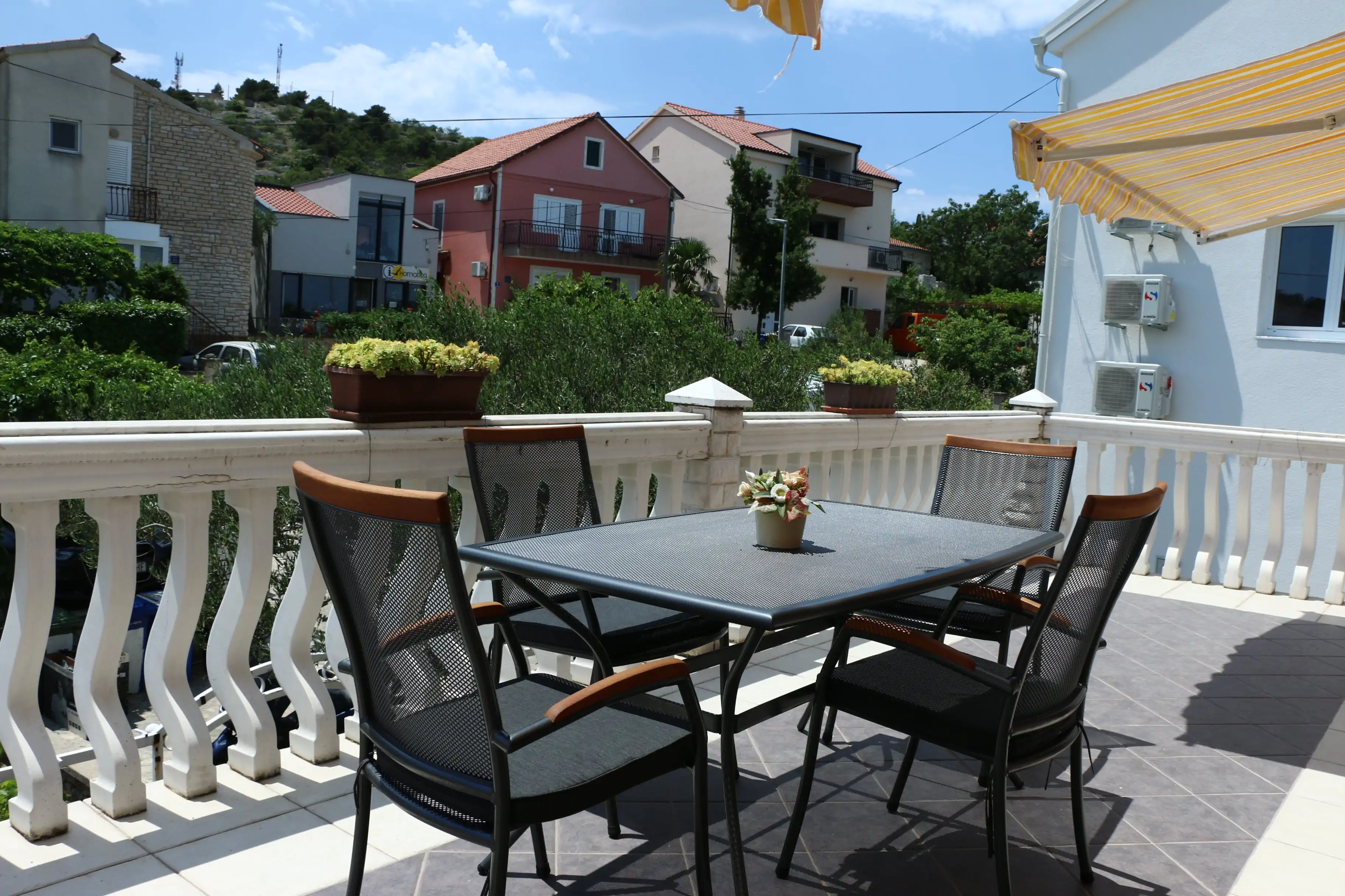 Pool 2 4+2 08 - Kornatica