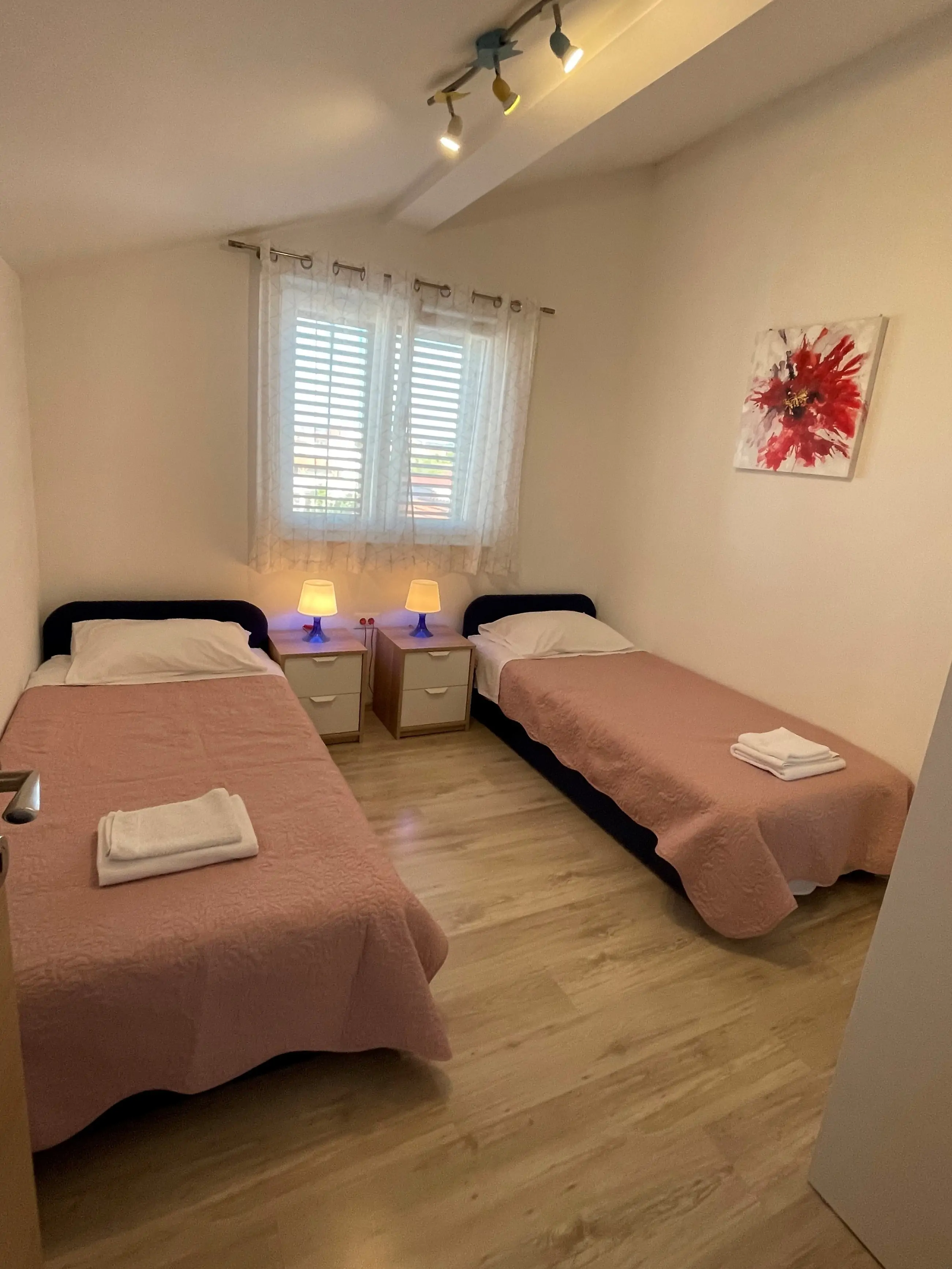 Maja Betina 4+0 08 - Kornatica