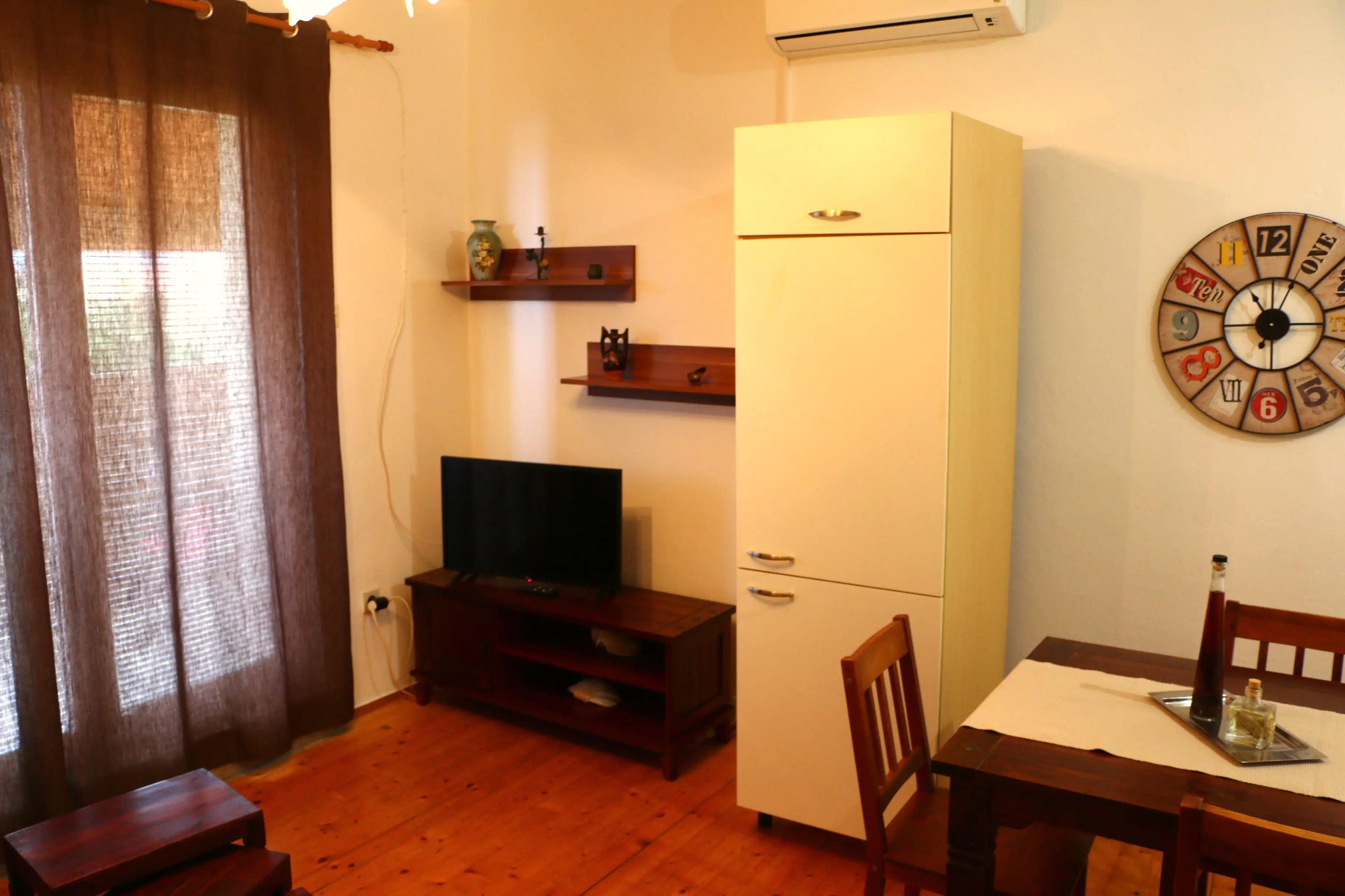 Elza 4+2 13 - Kornatica