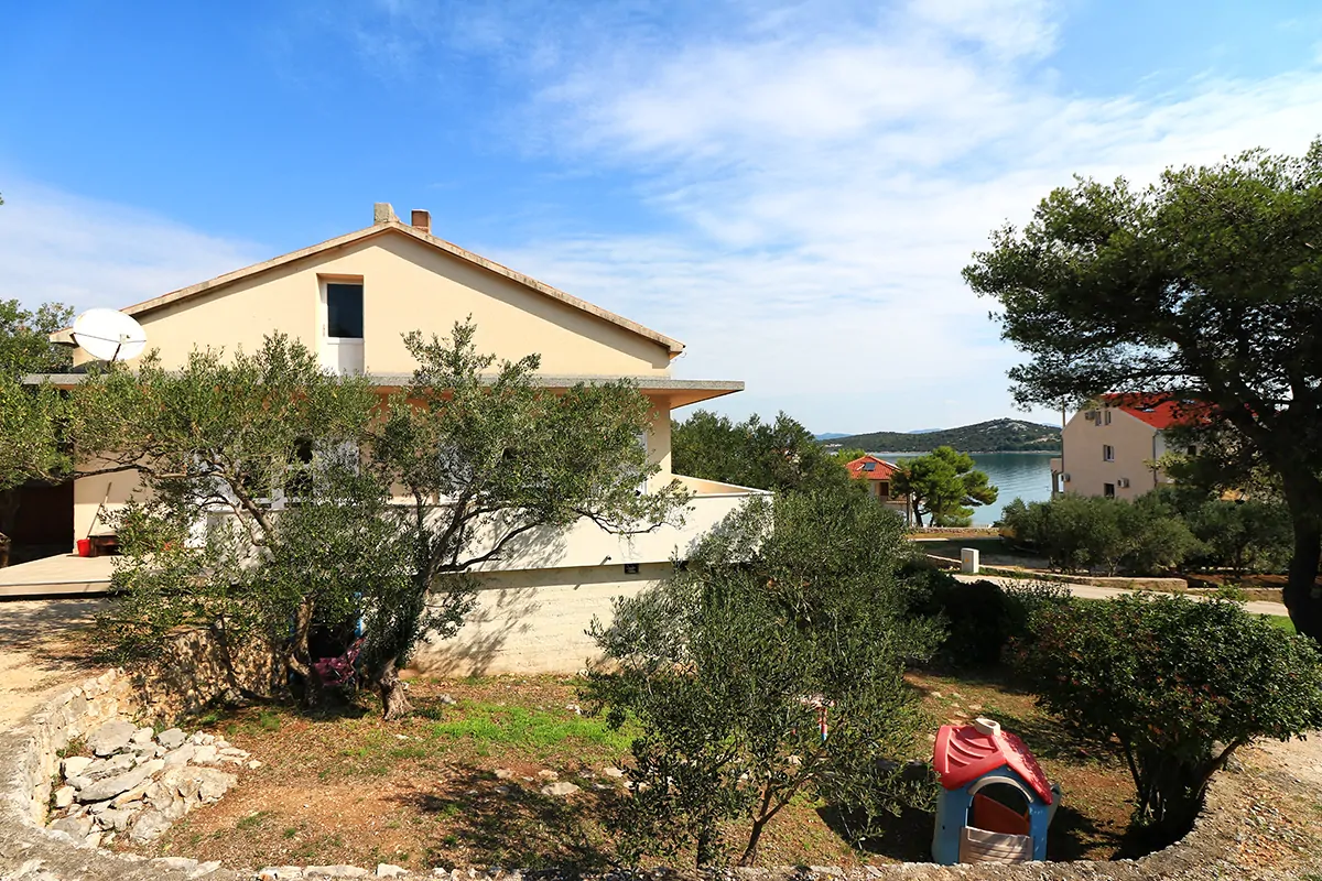 Julija Betina 6+2 01 - Kornatica