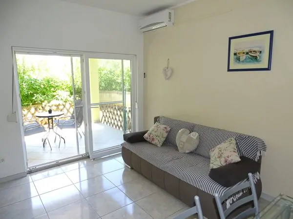 Matea A2 2+1 06 - Kornatica