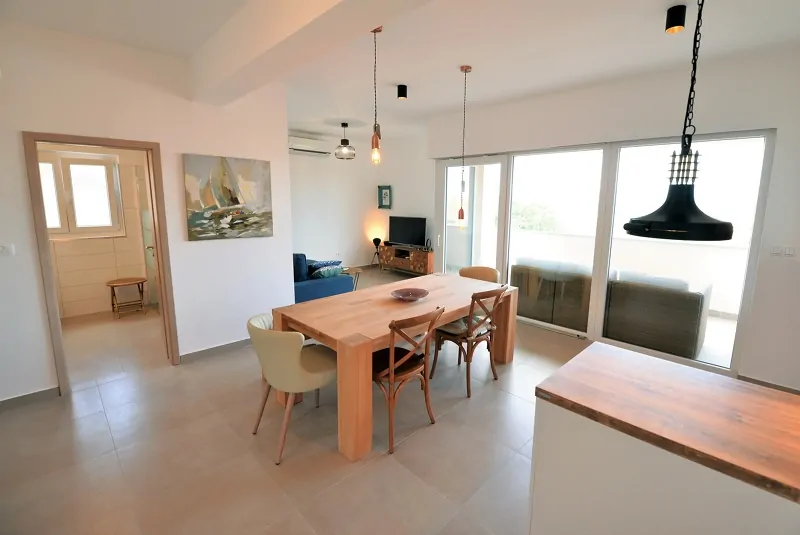 Viktor G 4+1 04 - Kornatica