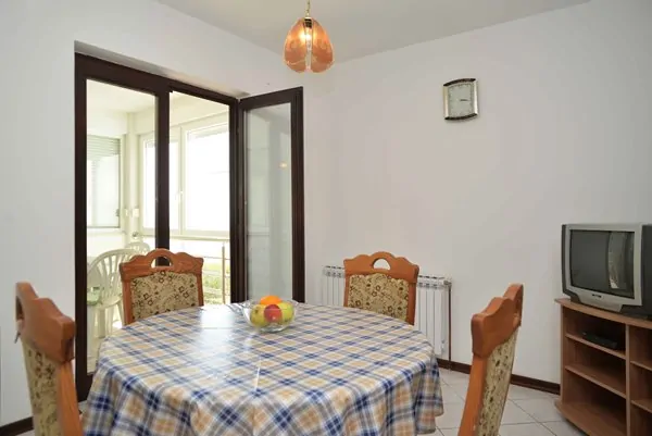 Vlake – crveni 5+0 03 - Kornatica