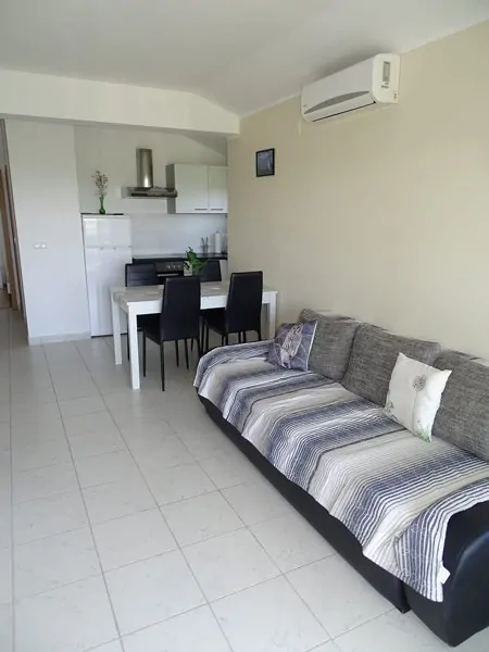 Matea A3 2+1 11 - Kornatica