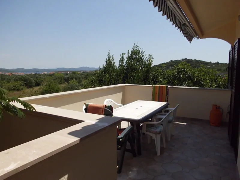 Mira 6+2 02 - Kornatica