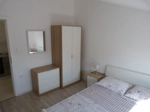 Smiljana Betina M 2+1 07 - Kornatica