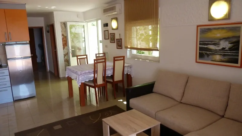 Pod Raduč – Plaža 3+1 06 - Kornatica