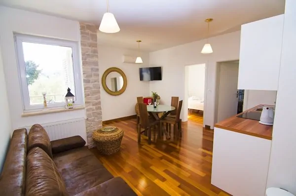 A7 Luke DELUXE 4+0 04 - Kornatica