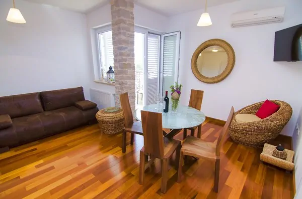 A7 Luke DELUXE 4+0 05 - Kornatica