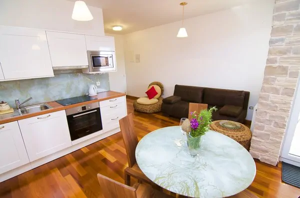 A7 Luke DELUXE 4+0 06 - Kornatica