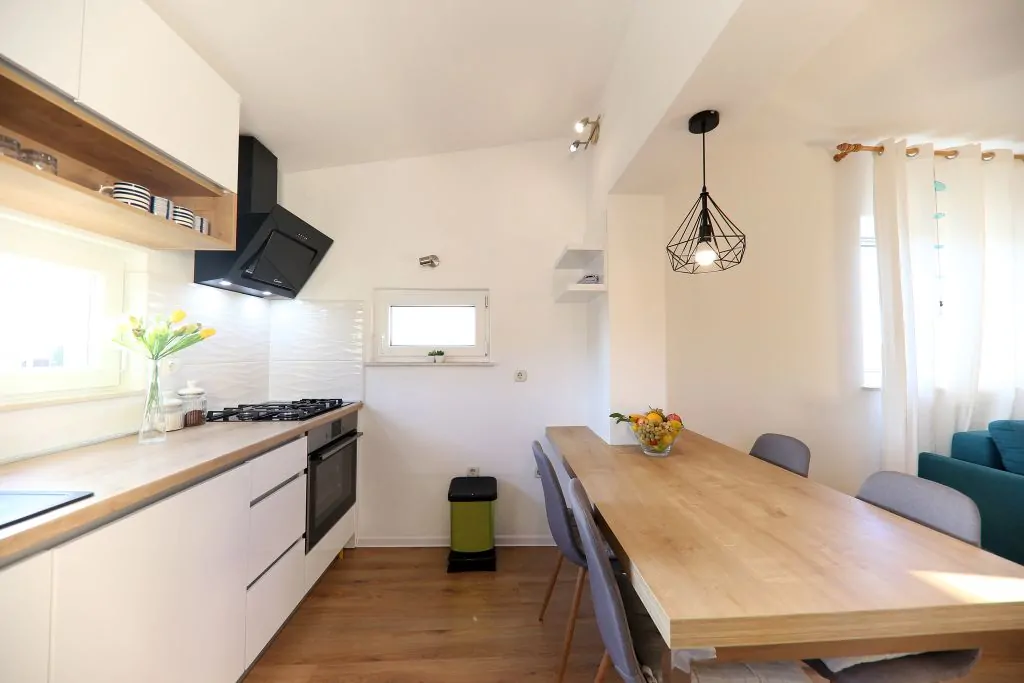 Pozari 2+2 – MARGIT 10 - Kornatica