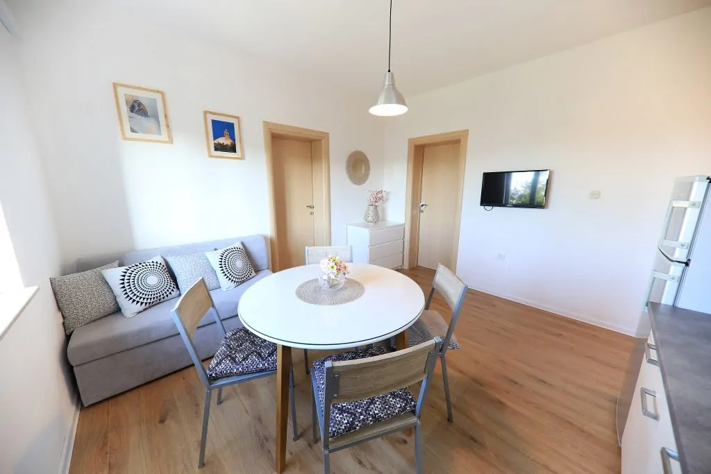 Pozari 4+0 ZELENI 04 - Kornatica