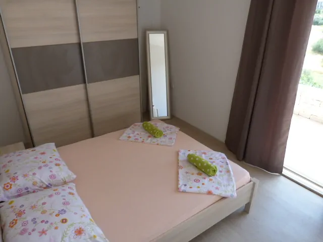 Gušter 2+1 - Kornatica