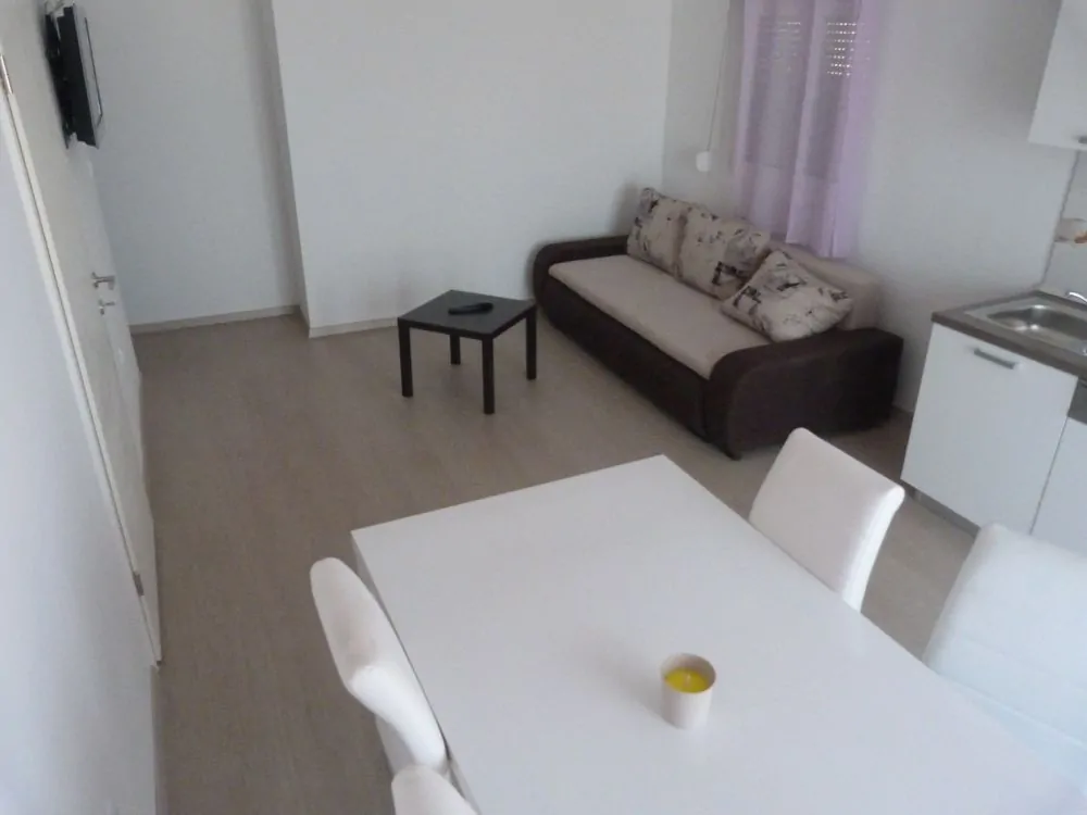 Polje Chiara 2+1 03 - Kornatica