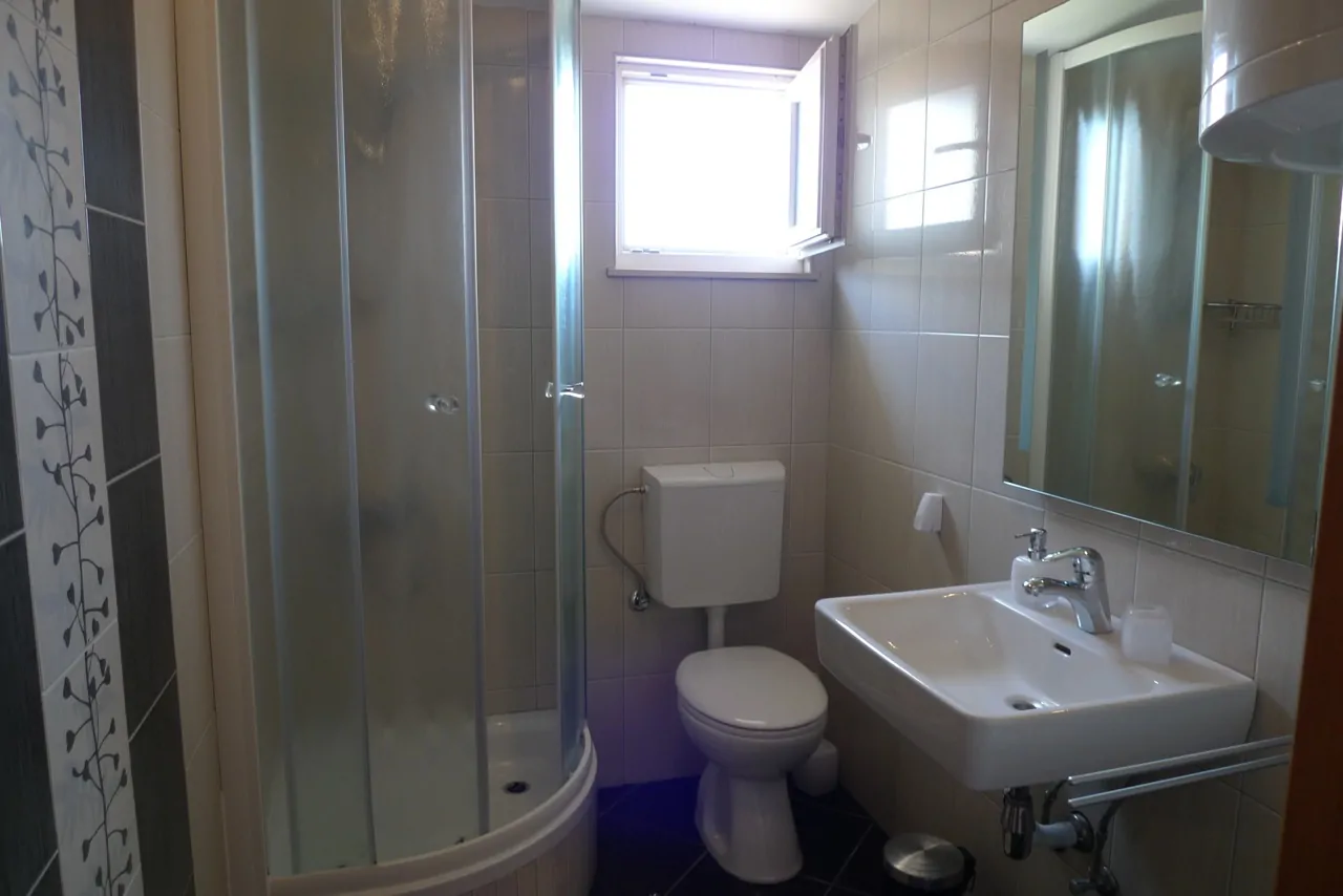 Ivana 6+2 12 - Kornatica