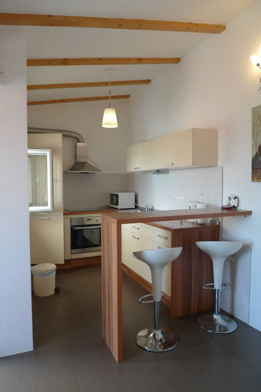 Ivana 6+2 06 - Kornatica