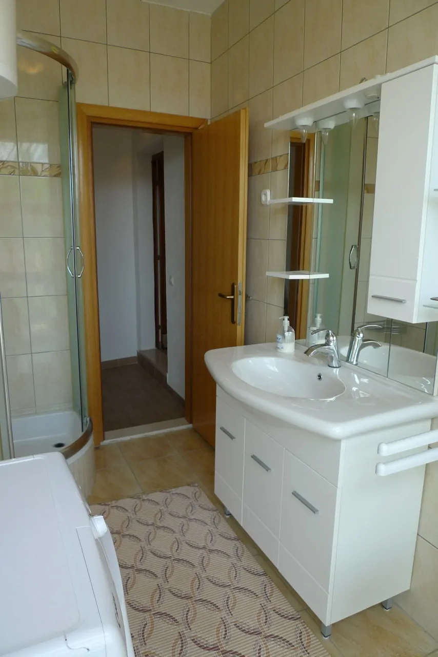 Ivana 6+2 11 - Kornatica