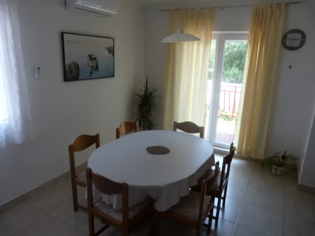 Mirna 4+2 04 - Kornatica