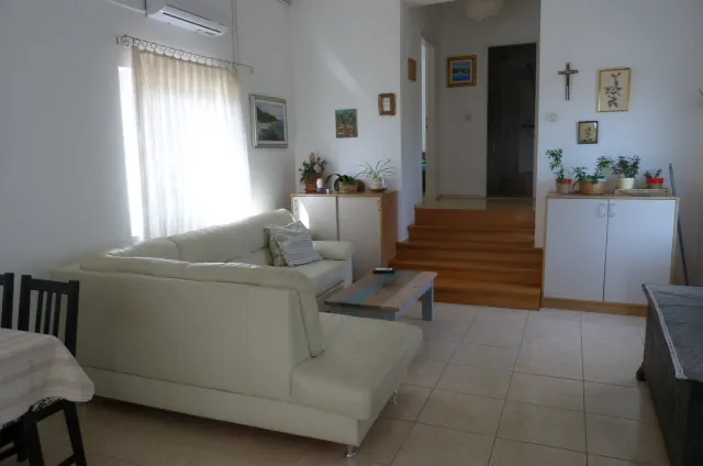 Pod Raduč – Nikolina 4+0 01 - Kornatica