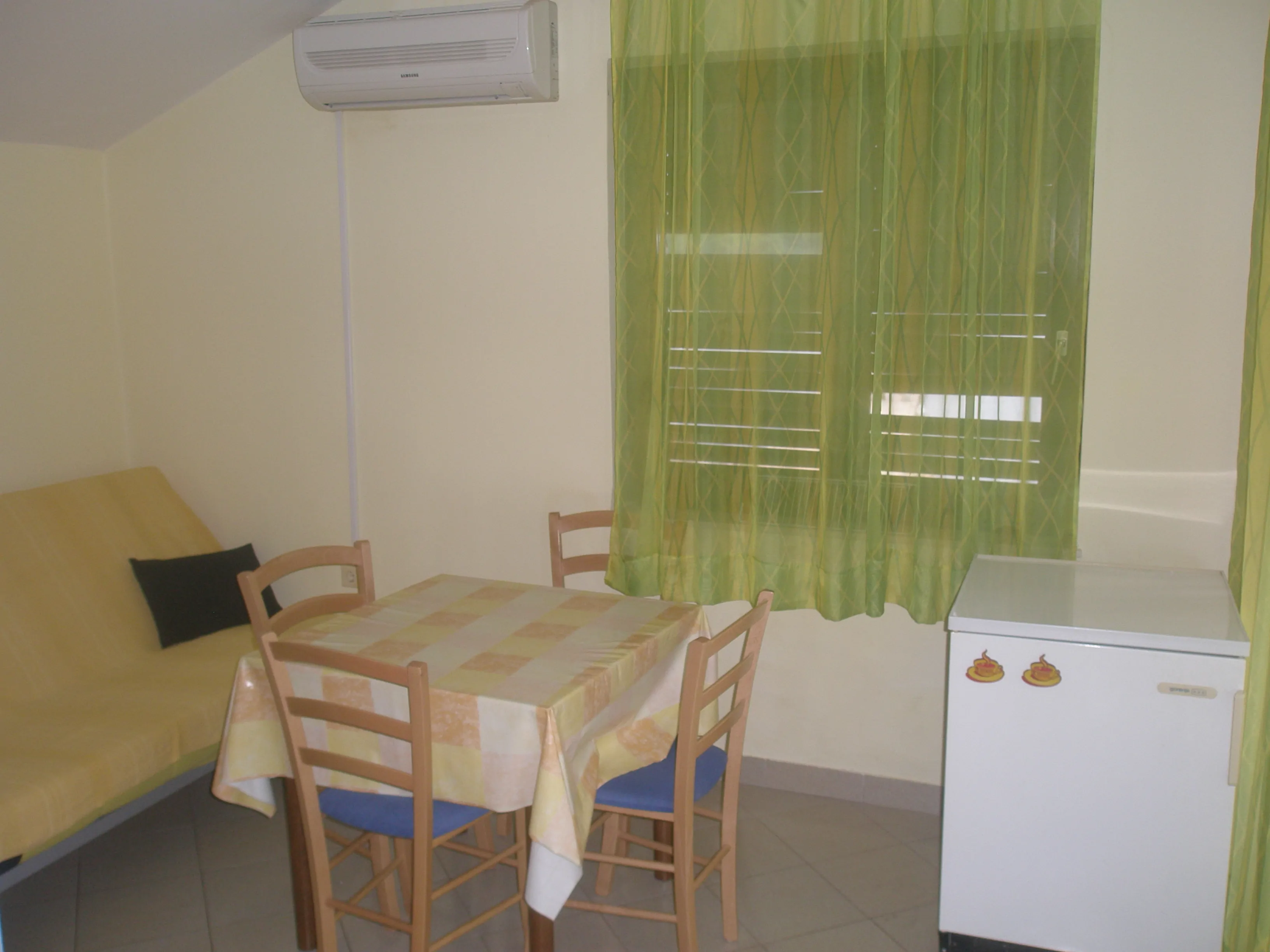 Julia A4 2+2 04 - Kornatica