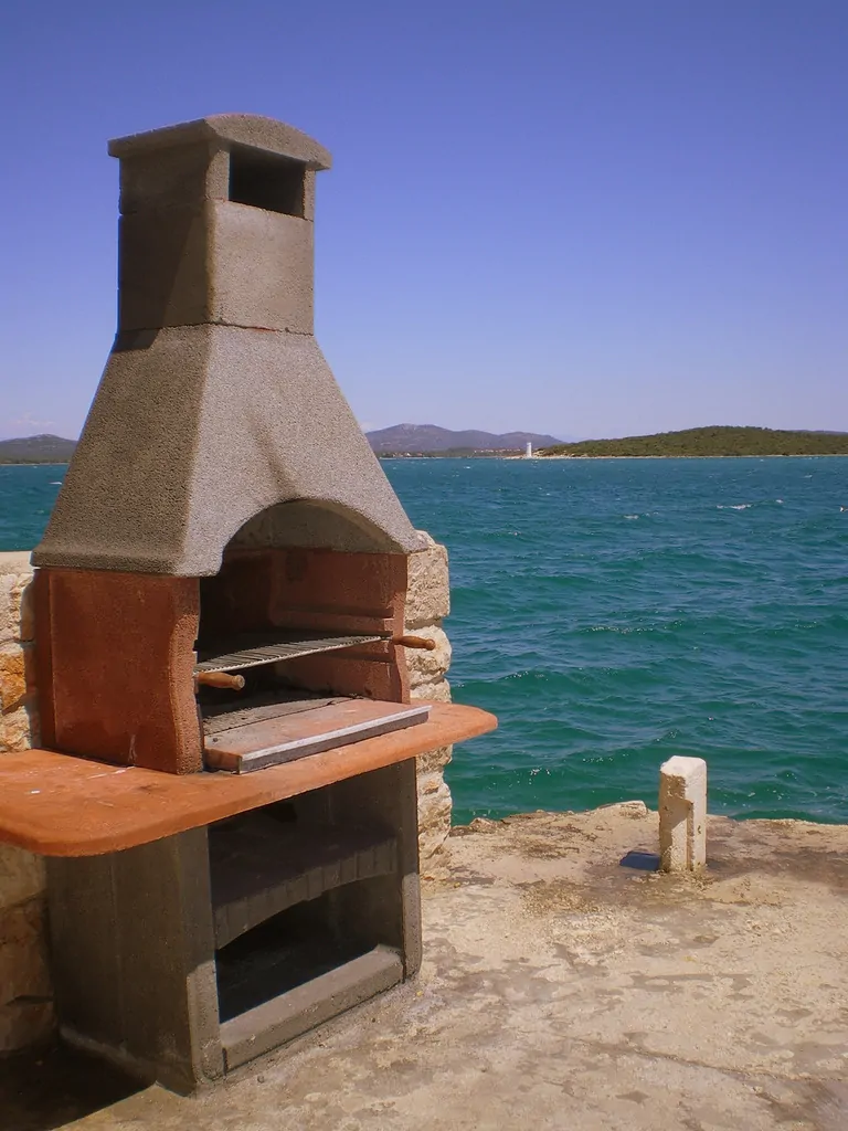 Varoš 2 3+2 07 - Kornatica