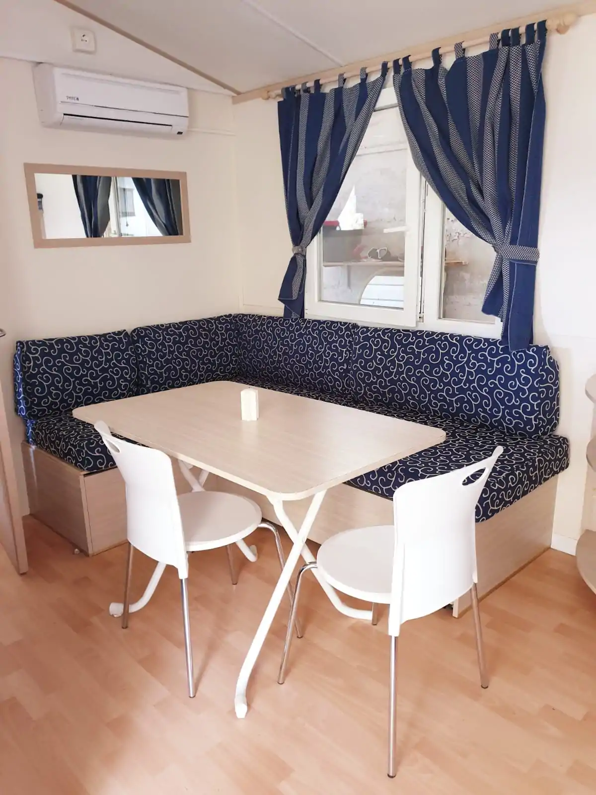 Yellow 03 - Kornatica