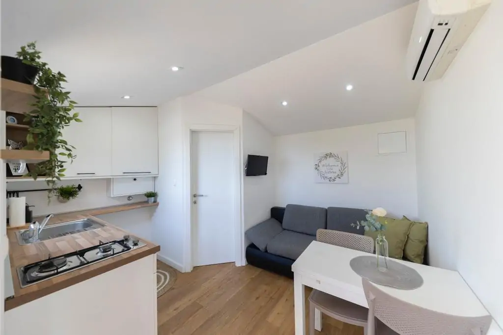 Lostura Slanica 2+1 05 - Kornatica