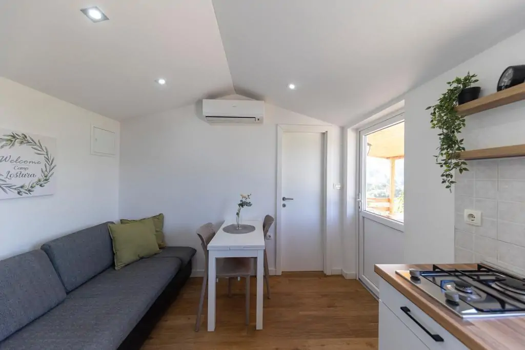 Lostura Slanica 2+1 07 - Kornatica