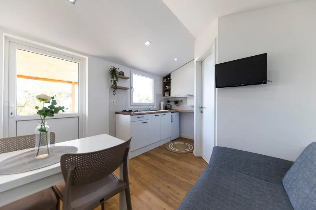 Lostura Slanica 2+1 08 - Kornatica