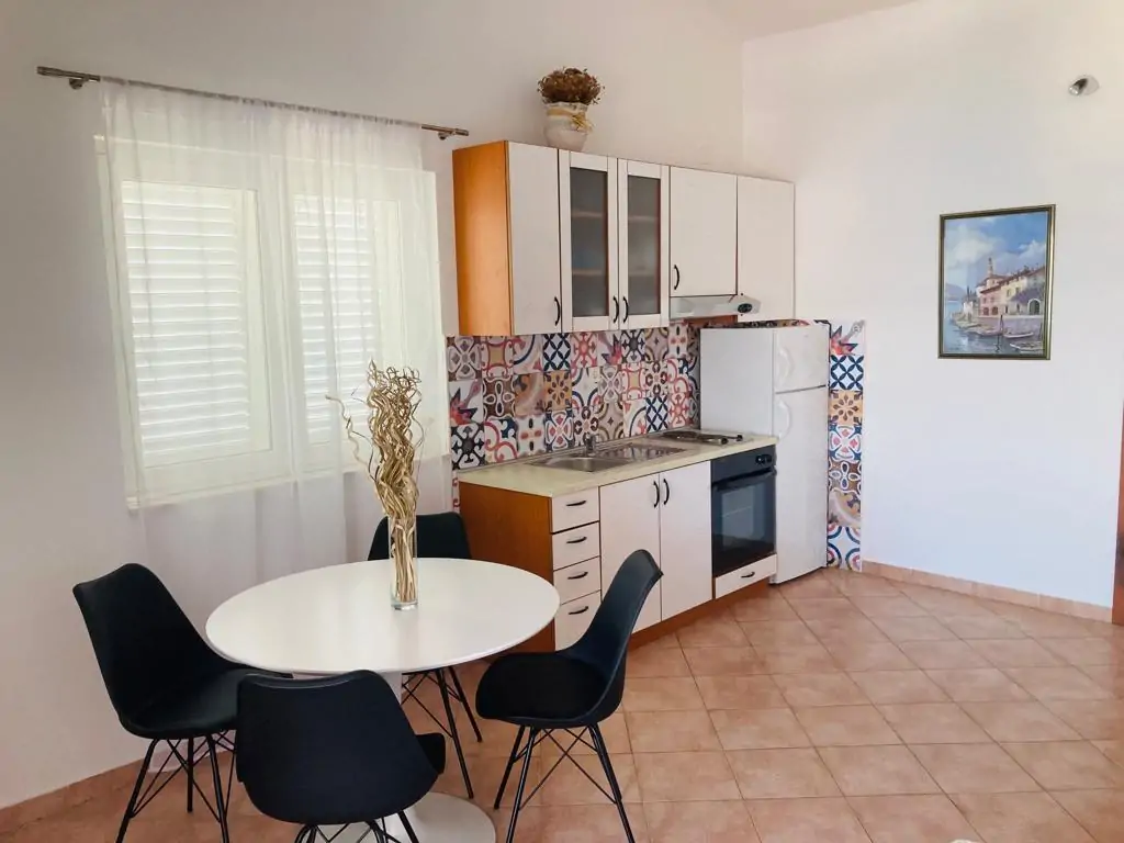 Julia A6 4+2 07 - Kornatica