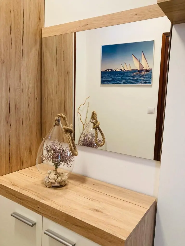 Julia A1 2+2 04 - Kornatica