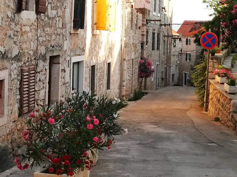 Selo 4+0 - Kornatica