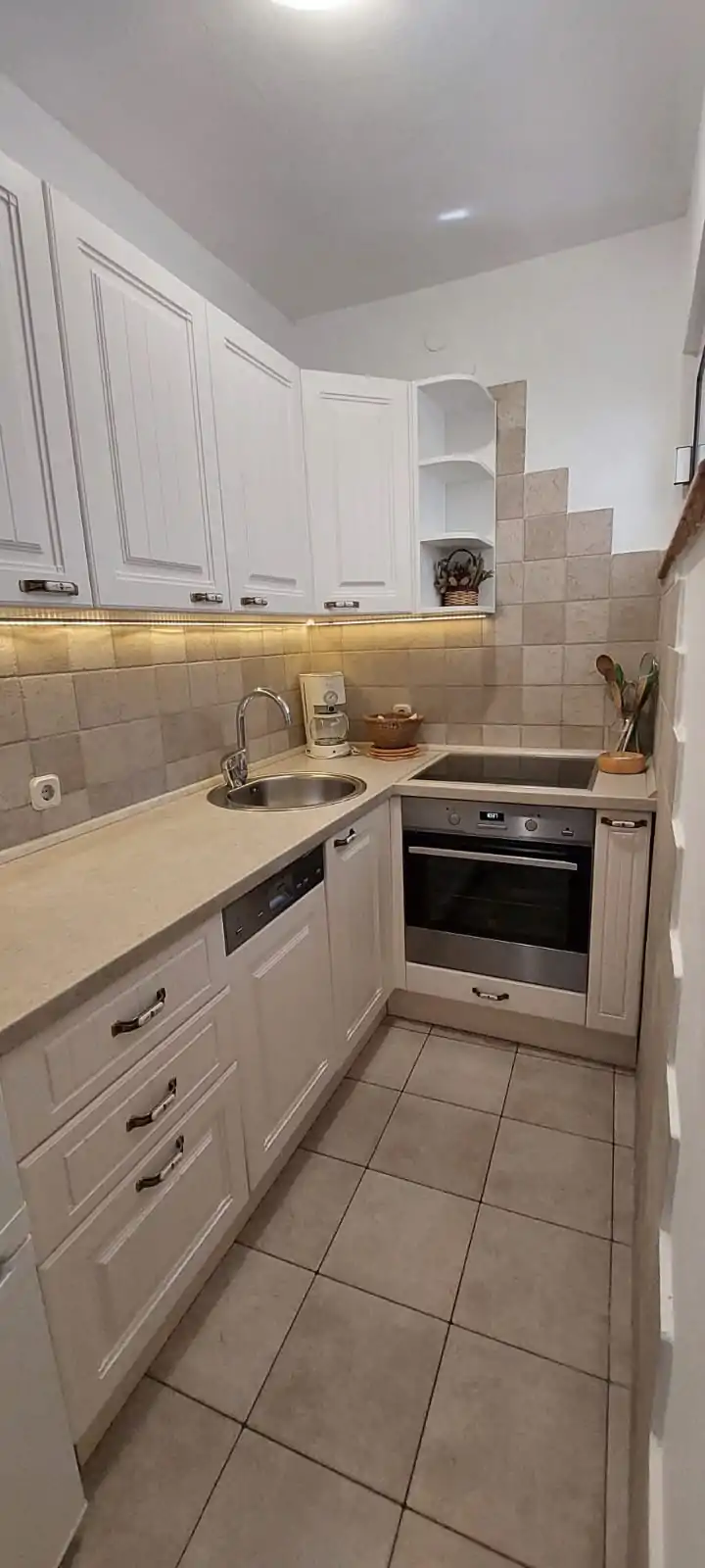 Selo 4+0 08 - Kornatica