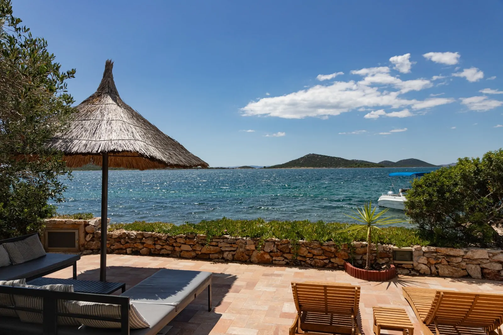 Olivia 13 - Kornatica