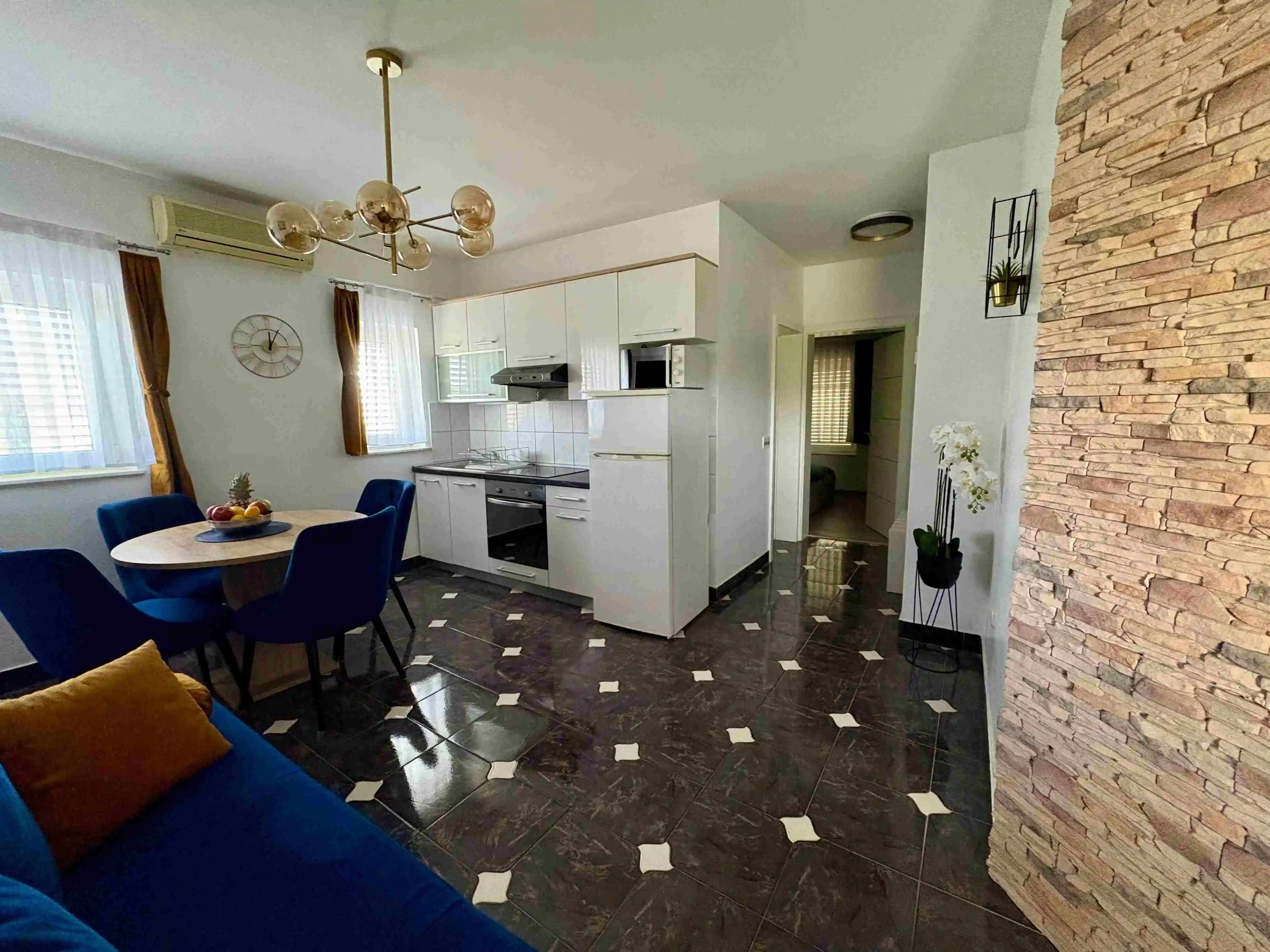 Vanja L1 (2+1) 02 - Kornatica